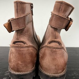 Ladies BIRKENSTOCK boots. Barely worn. Size 7 (38L)